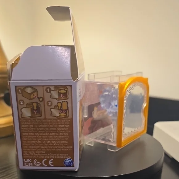 Harry Potter Micro Magical Moments Box, Nearly Headless Nick - Picture 4 of 5